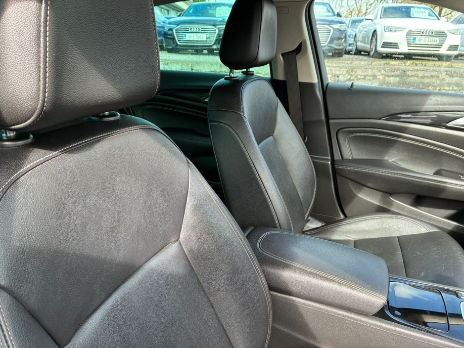 2018 Opel Insignia - image 3