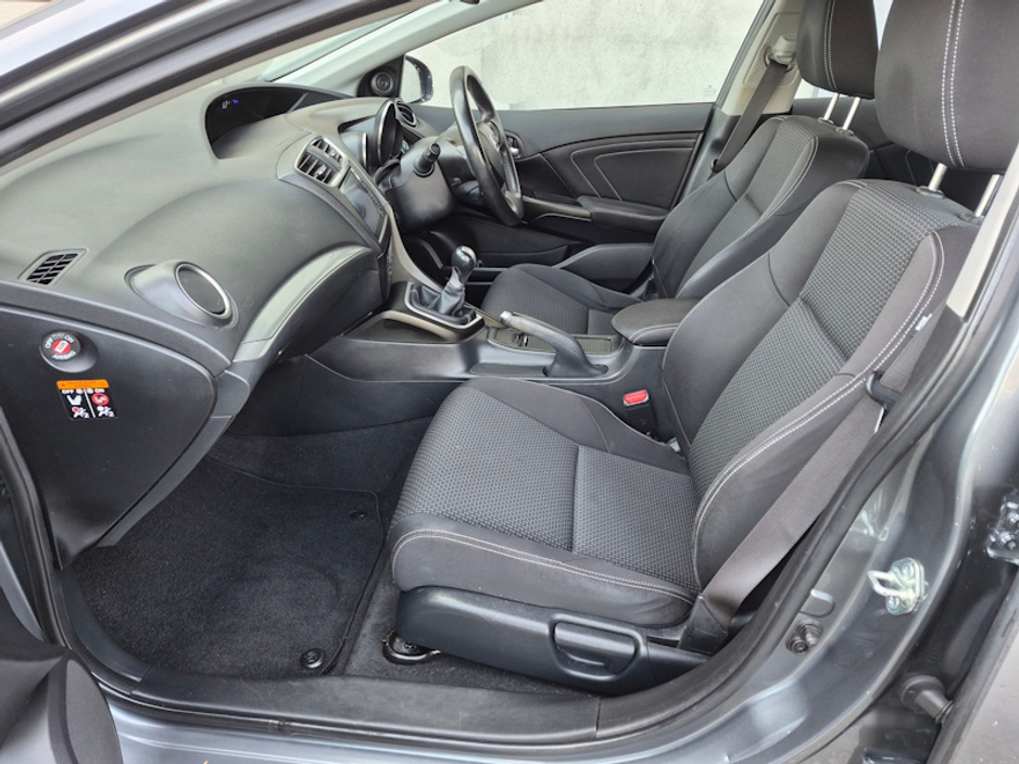 2016 Honda Civic - image 4