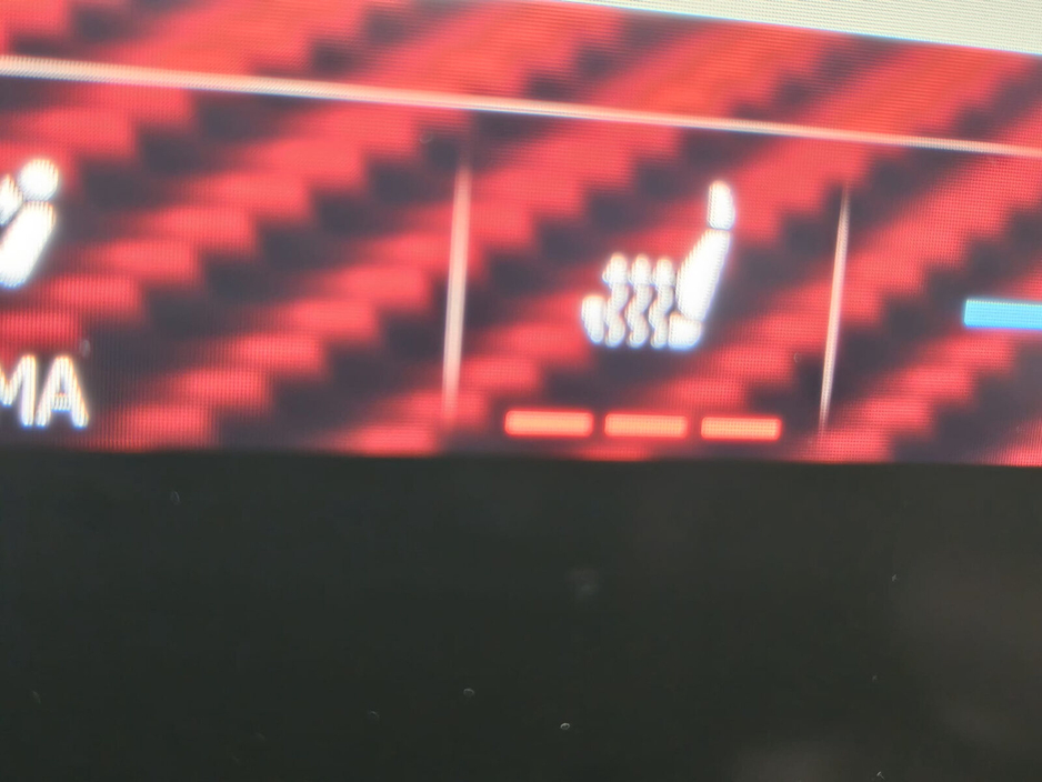 2022 Skoda Octavia - image 15