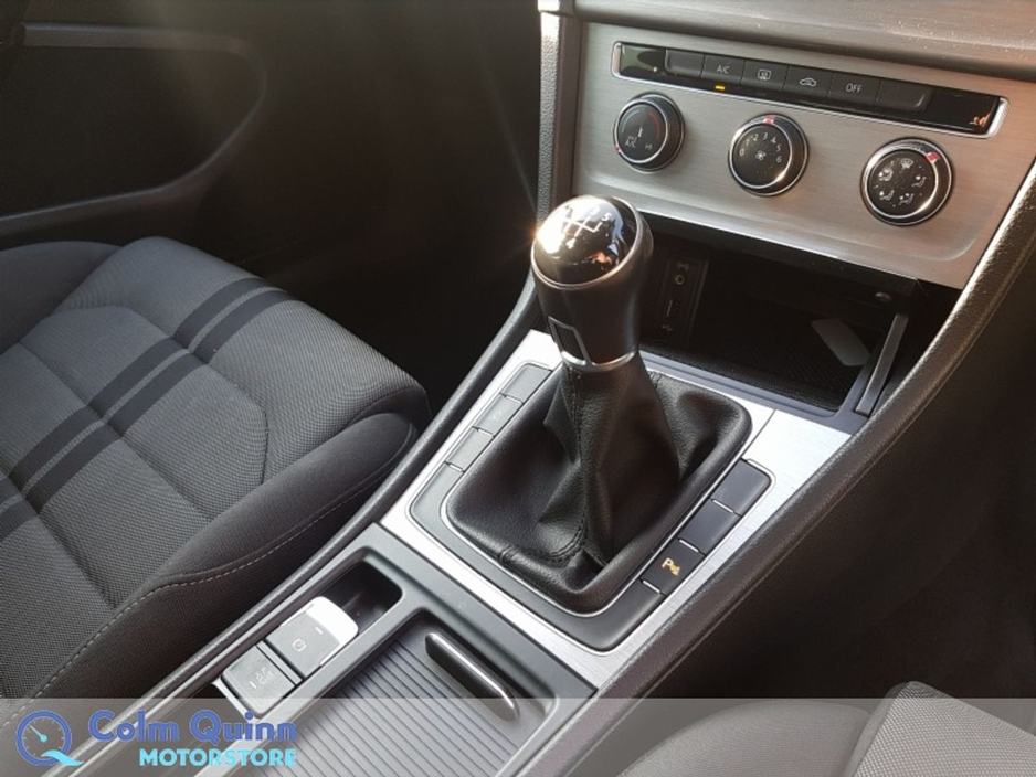 2016 Volkswagen Golf - image 13