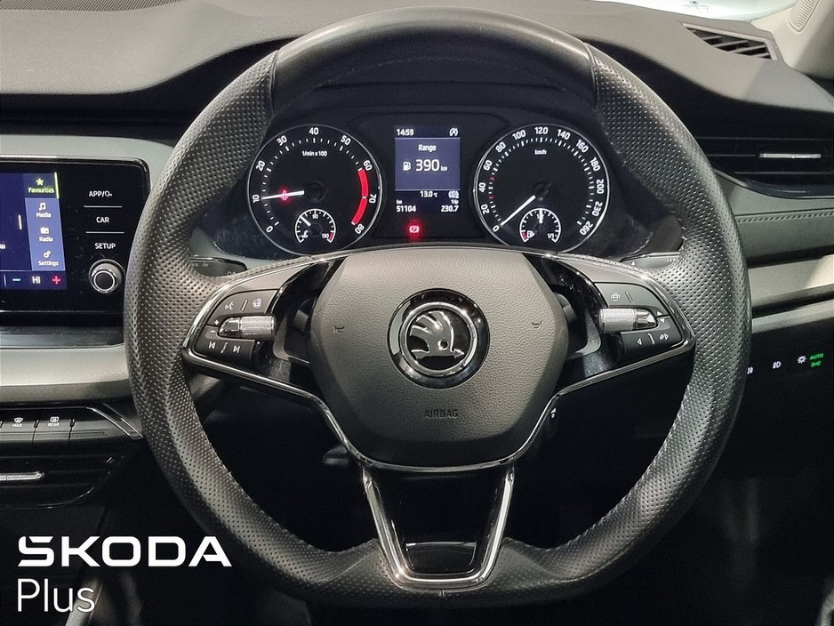 2023 Skoda Octavia - image 24