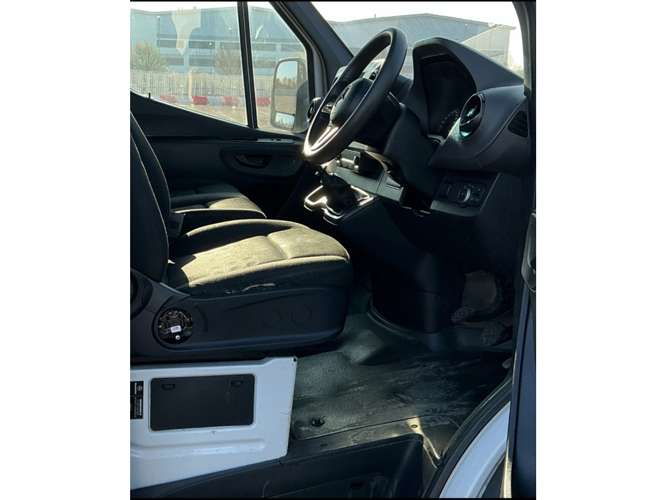 2023 Mercedes-Benz Sprinter - image 8