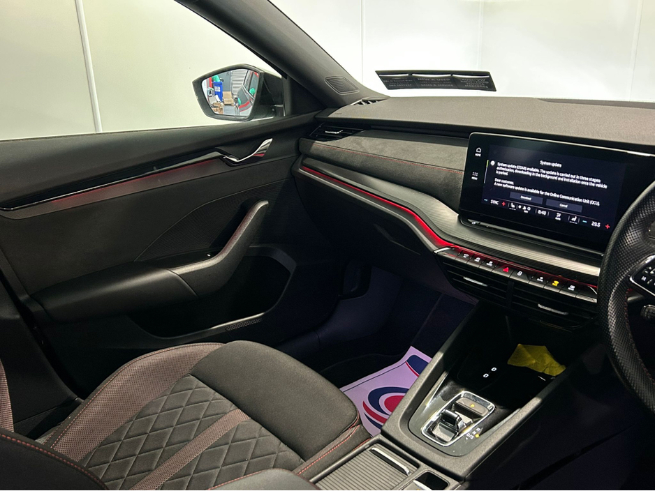 2021 Skoda Octavia - image 12