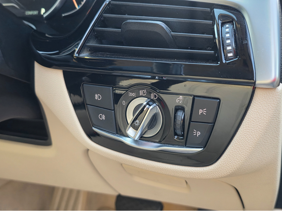 2017 BMW 5 Series 523D LUXURY UPGRADED PACK EDITION FULL LEATHER ELECTRIC HEATED SEATS - 360 REVERCE CAMERA - PRIVACY GLASS €24,950