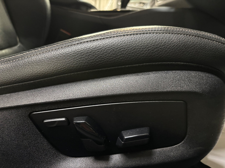 2018 BMW 5 Series - image 11