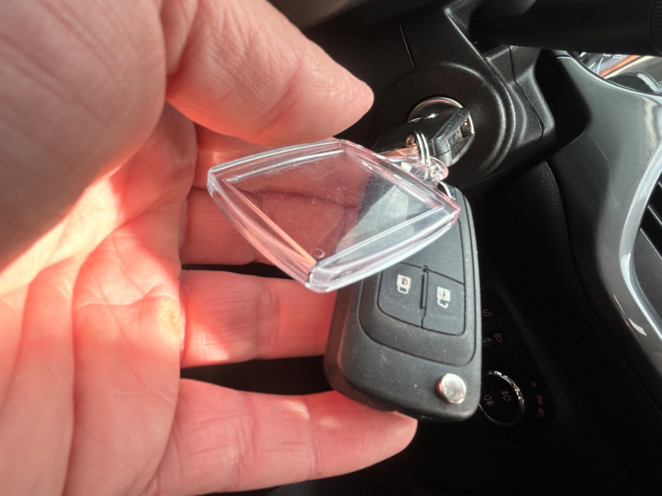 2015 Vauxhall Corsa - image 4