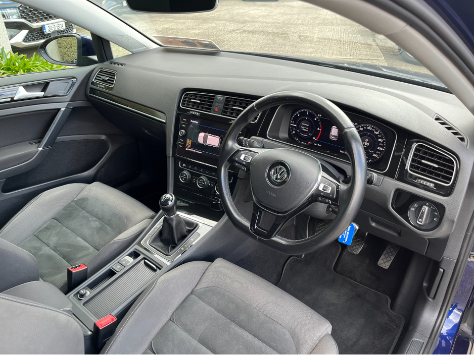 2019 Volkswagen Golf - image 14