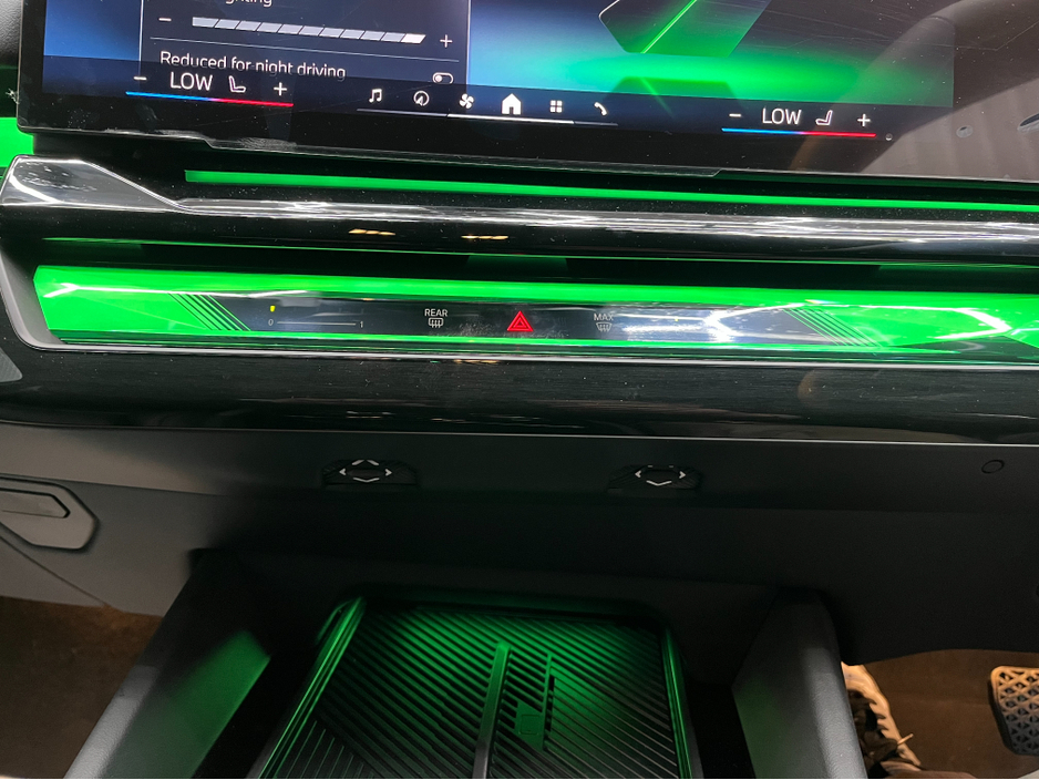 2024 BMW i5 2024 BMW I5 EDRIVE40 TOURING EXCELLENCE ELECTRIC AUTOMATIC / CRUISE CONTROL / 360° CAMERA / ELECTRIC MEMORY & HEATED SEATS / APPLE CARPLAY / PANORAMIC SUNROOF / PADDLE SHIFTERS / AMBIENT LIGHT