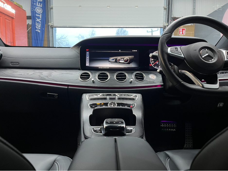 2018 Mercedes-Benz E Class 2018 MERCEDES-BENZ E350E AVANTGARDE SPORTS 2.0 AUTOMATIC / CRUISE CONTROL / 360° PARKING CAMERA / ELECTRIC MEMORY & HEATED SEATS / PADDLE SHIFTERS / PANORAMIC SUNROOF / HEATED REAR SEATS