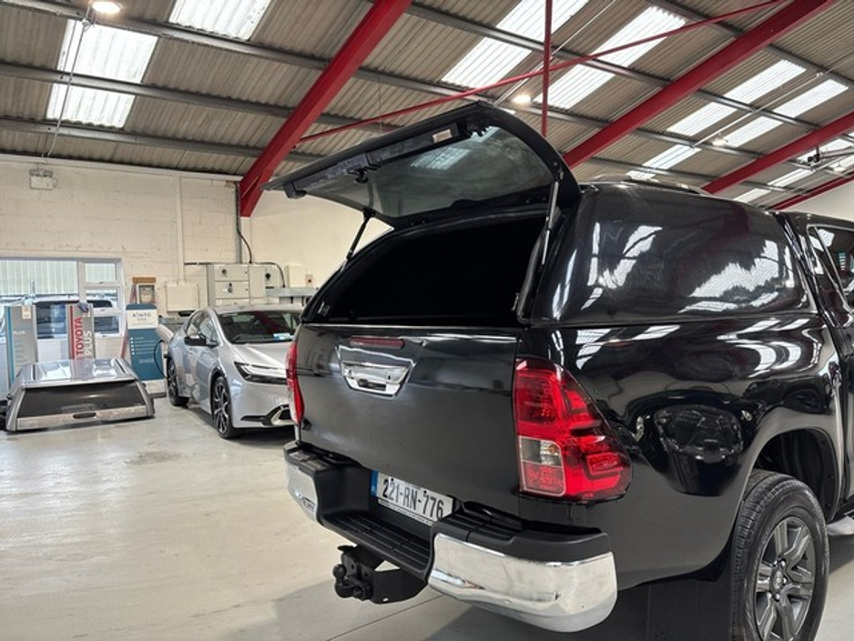 2022 Toyota Hilux 2.4 SR5 DOUBLE CAB 4DR €33,995