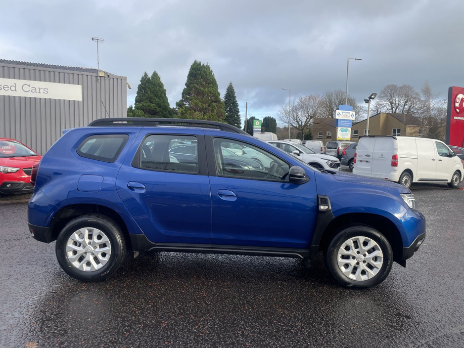 2022 Dacia Duster - image 8