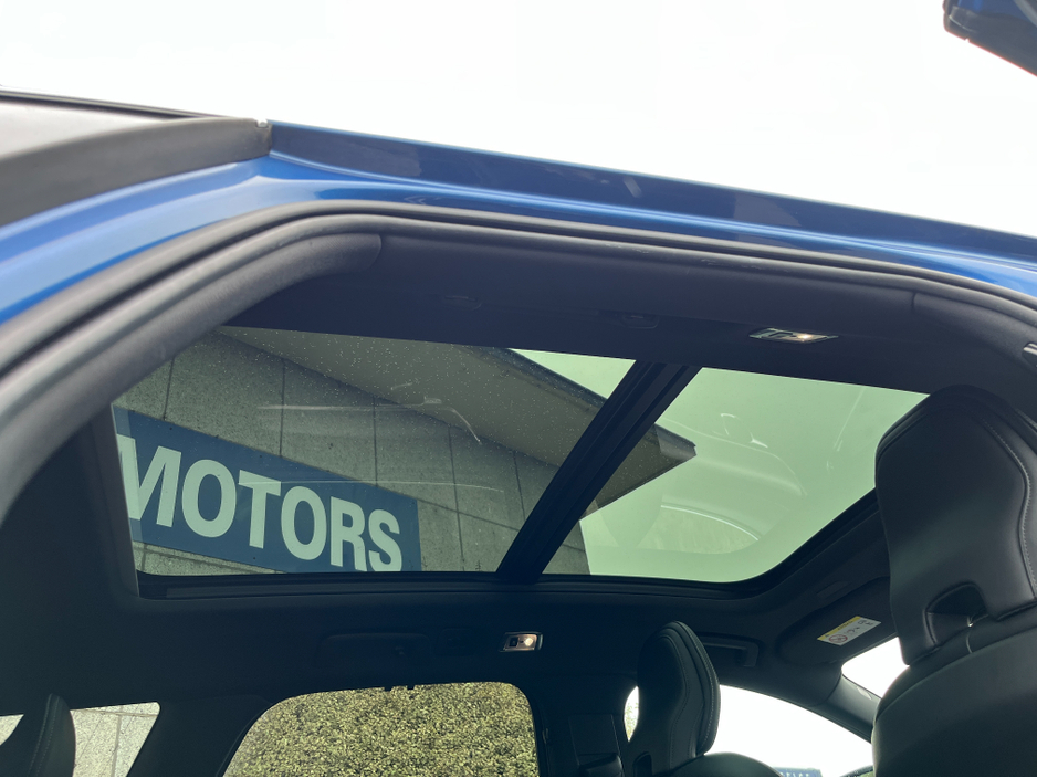 2019 Volvo V90 - image 10