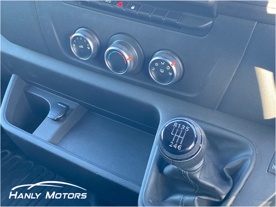 2021 Renault Master - image 21