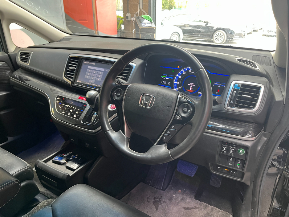 2017 Honda Odyssey - image 9