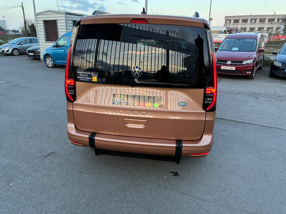 2023 Volkswagen Caddy - image 9