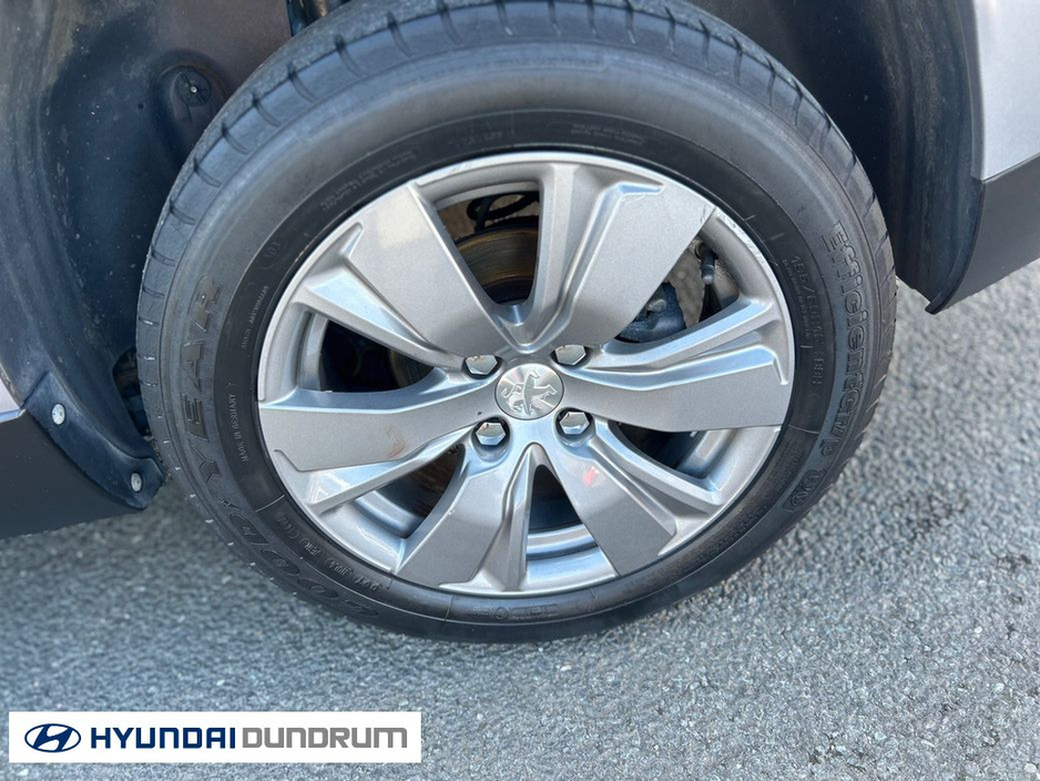 2017 Peugeot 2008 - image 7