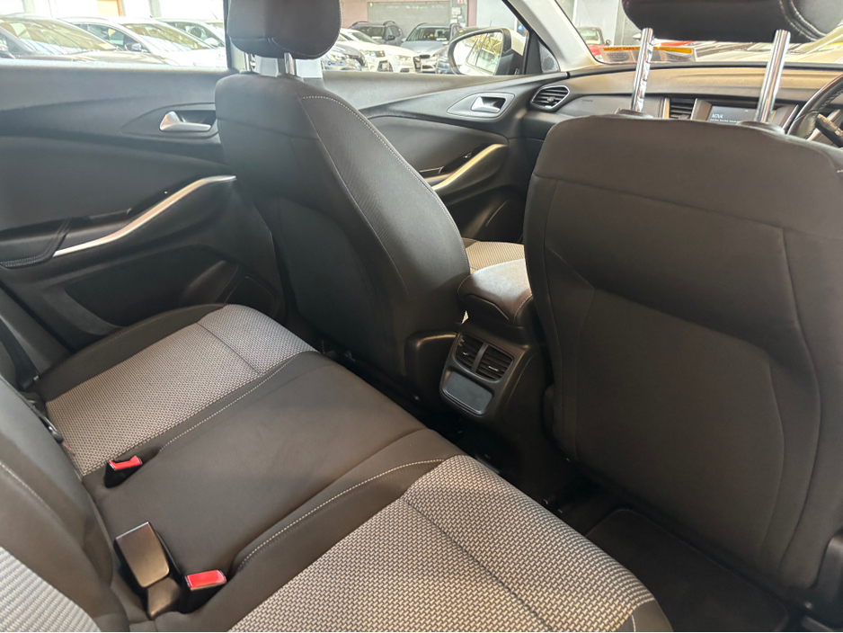 2018 Opel Grandland X - image 2