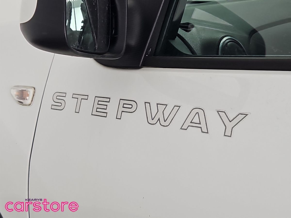 2016 Dacia Sandero Stepway - image 17