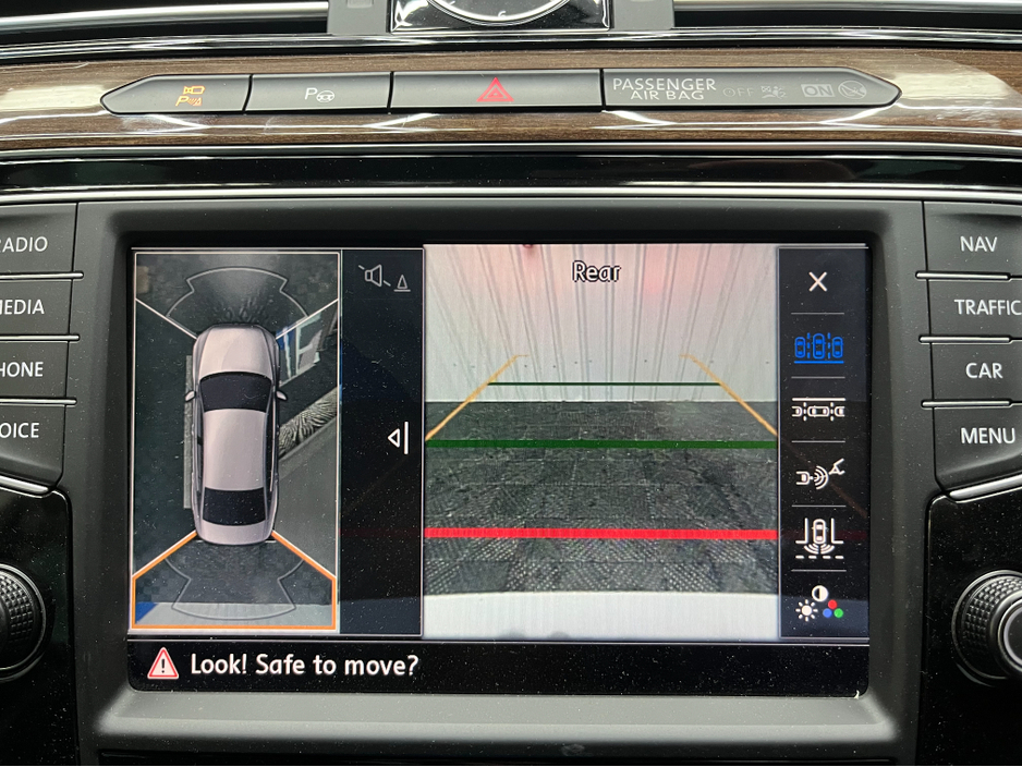 2017 Volkswagen Passat - image 22