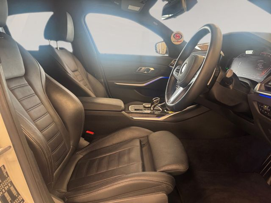 2020 BMW 3 Series - image 11