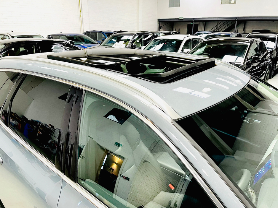 2023 Volvo XC60 - image 9