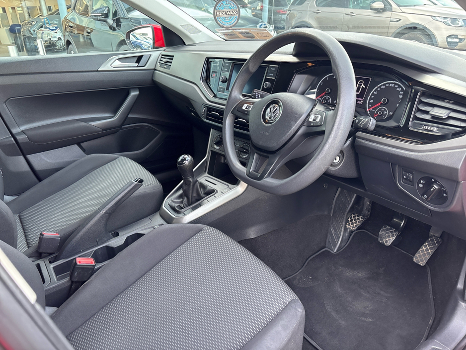 2019 Volkswagen Polo - image 6