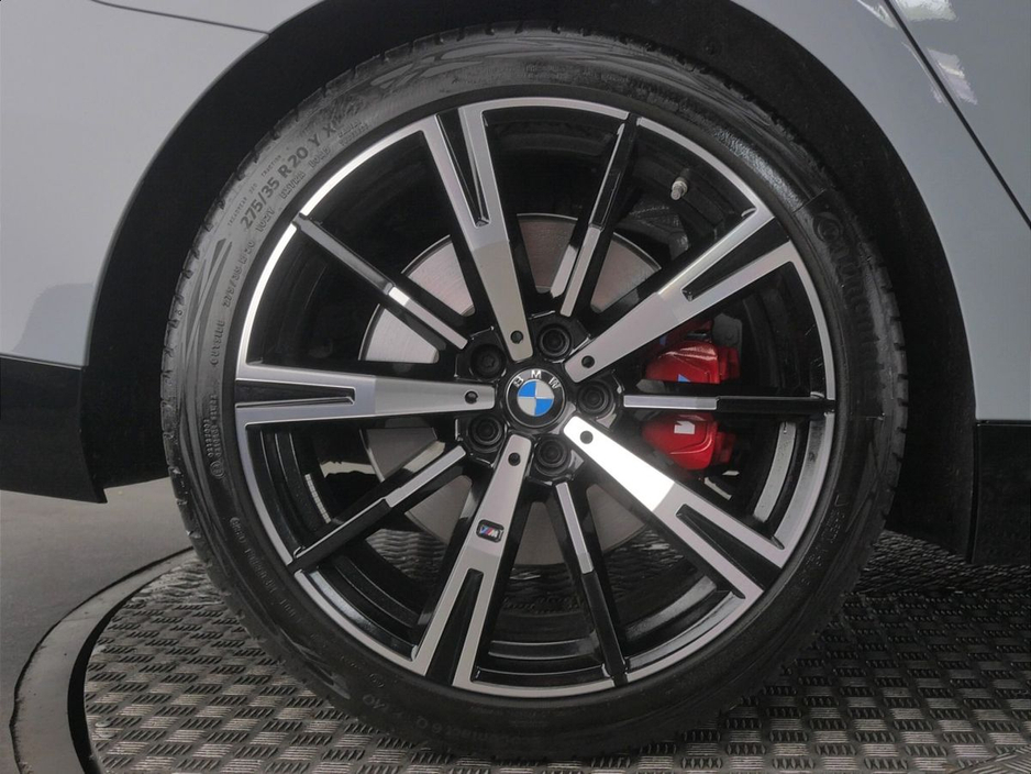 2025 BMW 5 Series - image 14