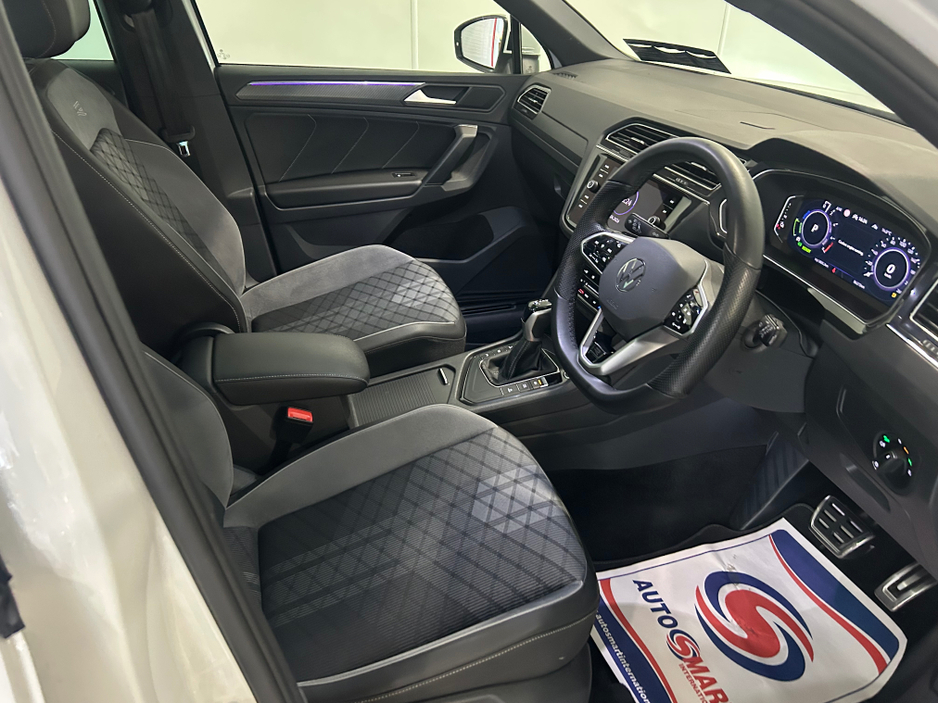 2023 Volkswagen Tiguan - image 30