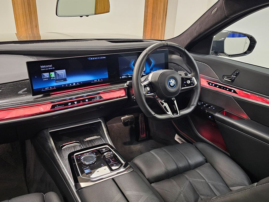 2023 BMW 7 Series - image 10
