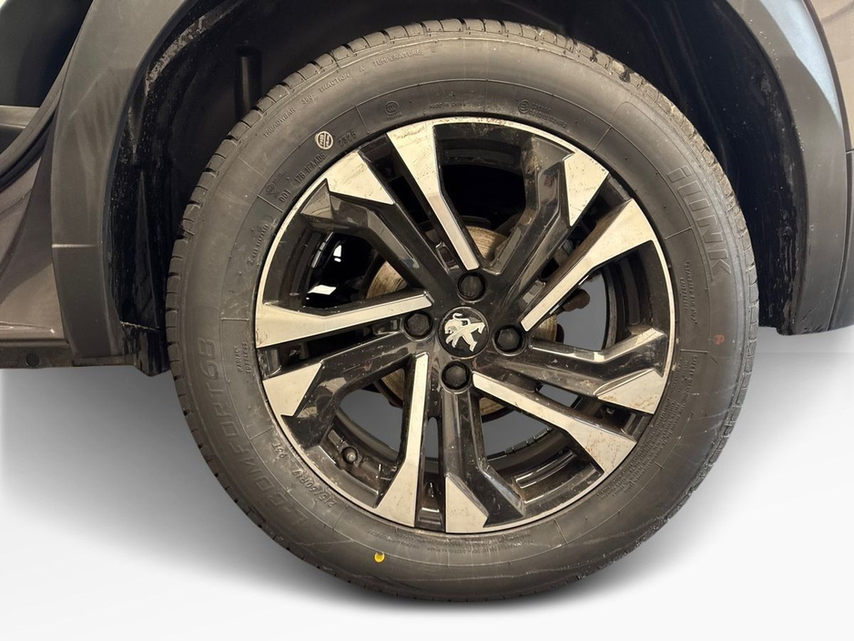 2021 Peugeot 2008 - image 5