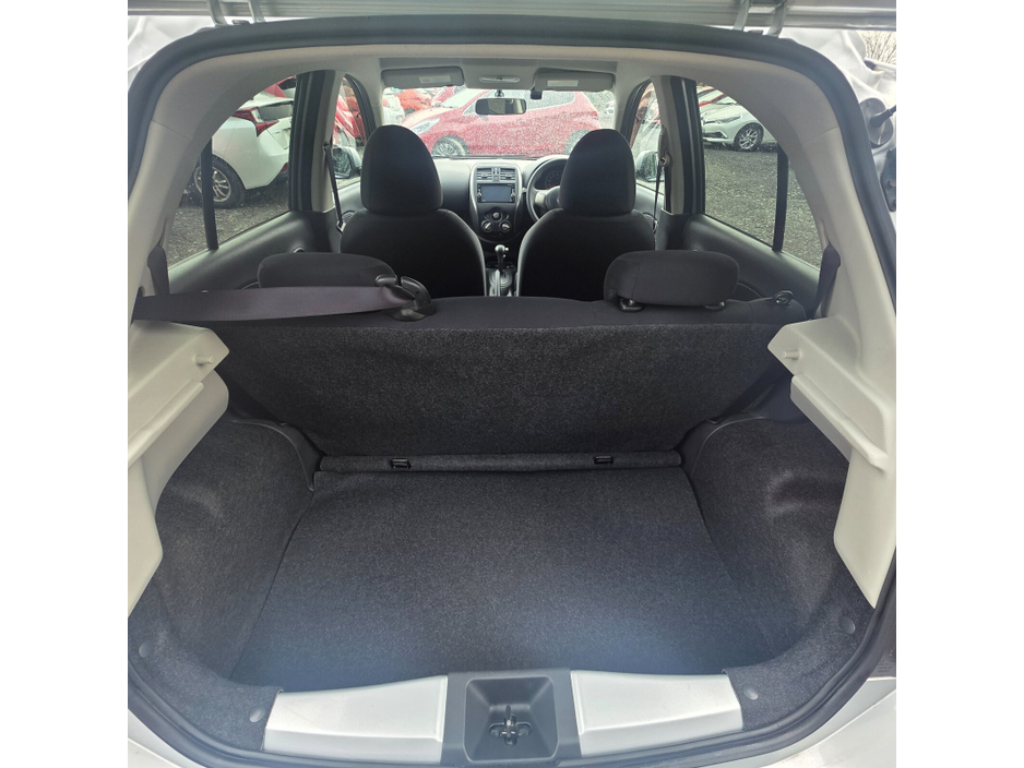 2015 Nissan March - image 13