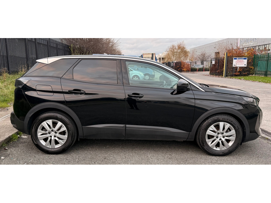 2021 Peugeot 3008 - image 3