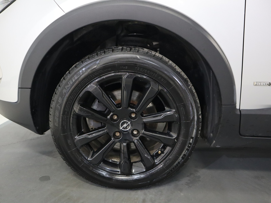 2023 Opel Crossland X - image 12