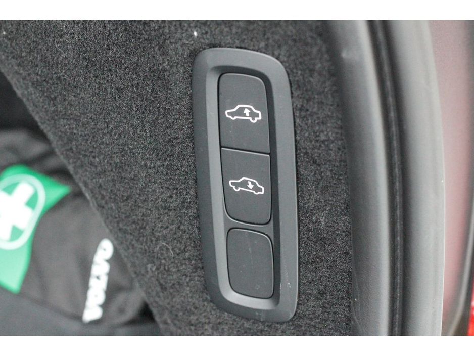 2022 Volvo XC90 RECHARGE T8 ULTIMATE DARK AWD €59,899