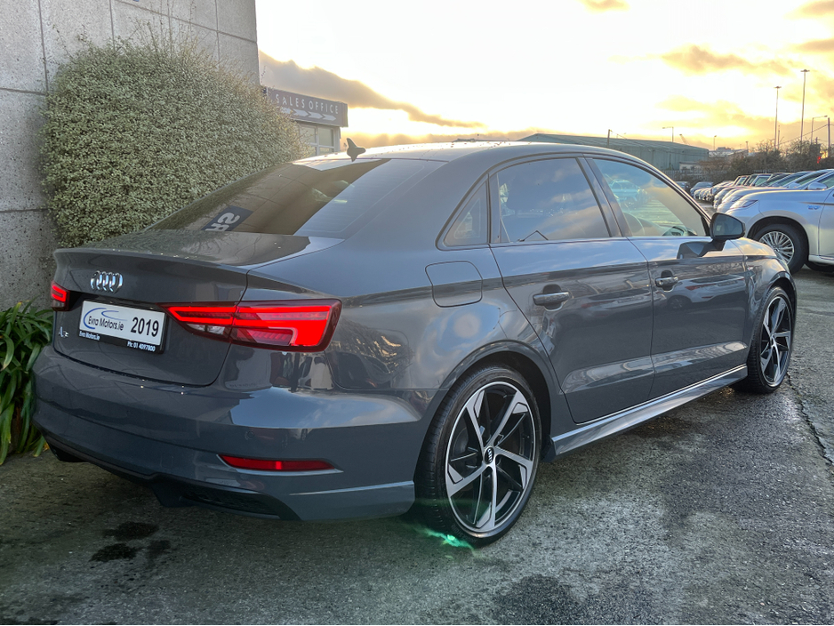 2019 Audi A3 S-LINE BLACK EDITION SALOON AUTOMATIC 1.4 PETROL //HIGH SPEC//LOW MILES//HALF LEATHER HEATED SEATS//KEYLESS ENTRY//ADAPTIVE CRUISE CONTROL//