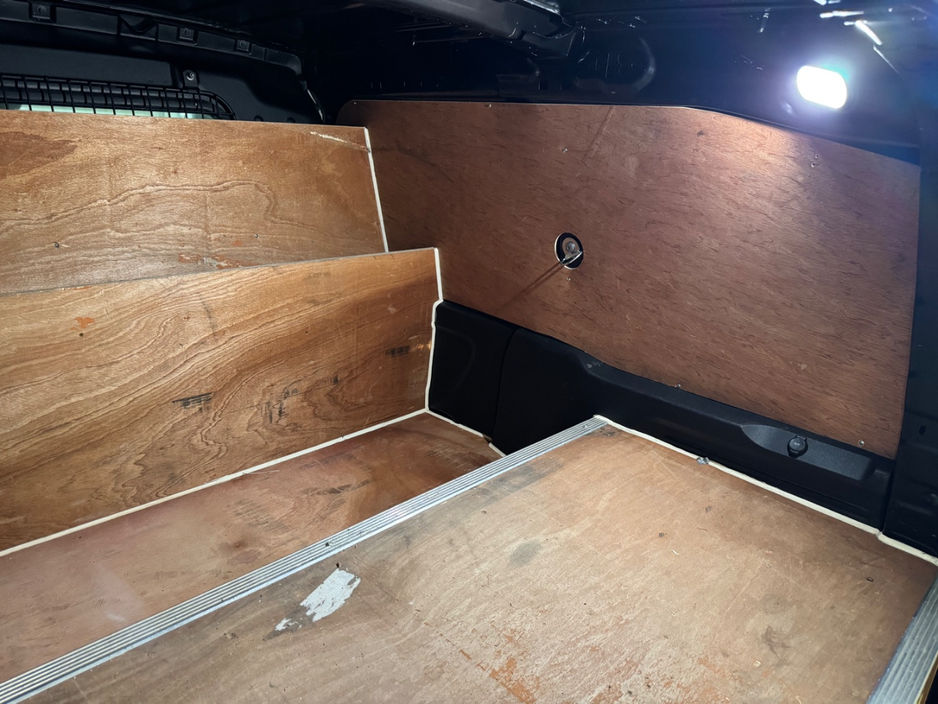 2021 Citroen Berlingo - image 23