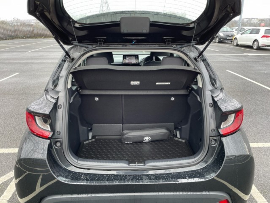 2022 Toyota Yaris - Hybrid - New Generation - Luna Edition - 1.5 - 5dr - Auto - Full Service History - EUR 160 Tax // Remote Central Locking // Front Electric Windows // Rear Electric Windows // Electric Mirrors // Fin €21,599