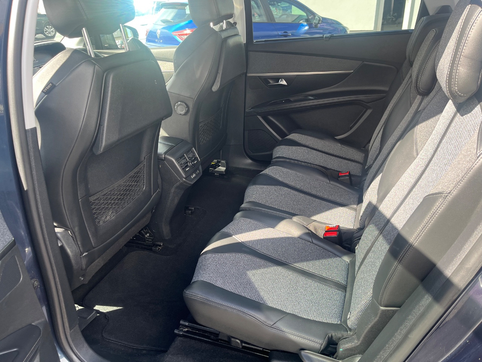 2019 Peugeot 5008 - image 11