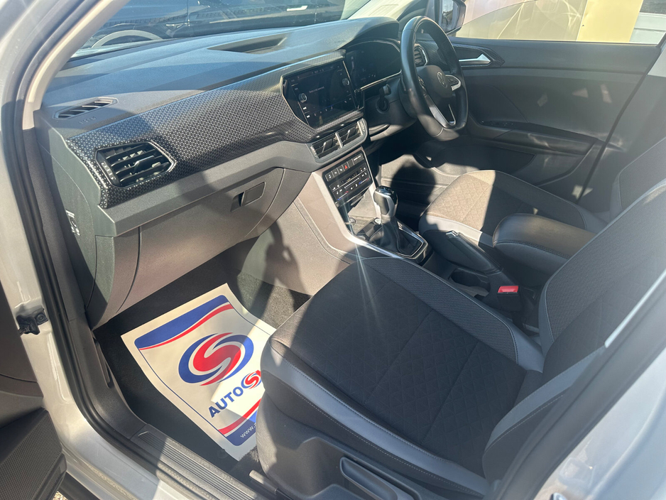2023 Volkswagen T-Cross - image 11