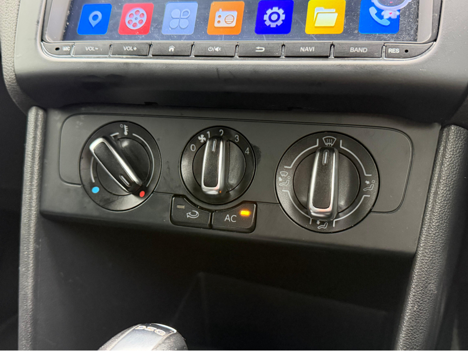 2013 Volkswagen Polo - image 22