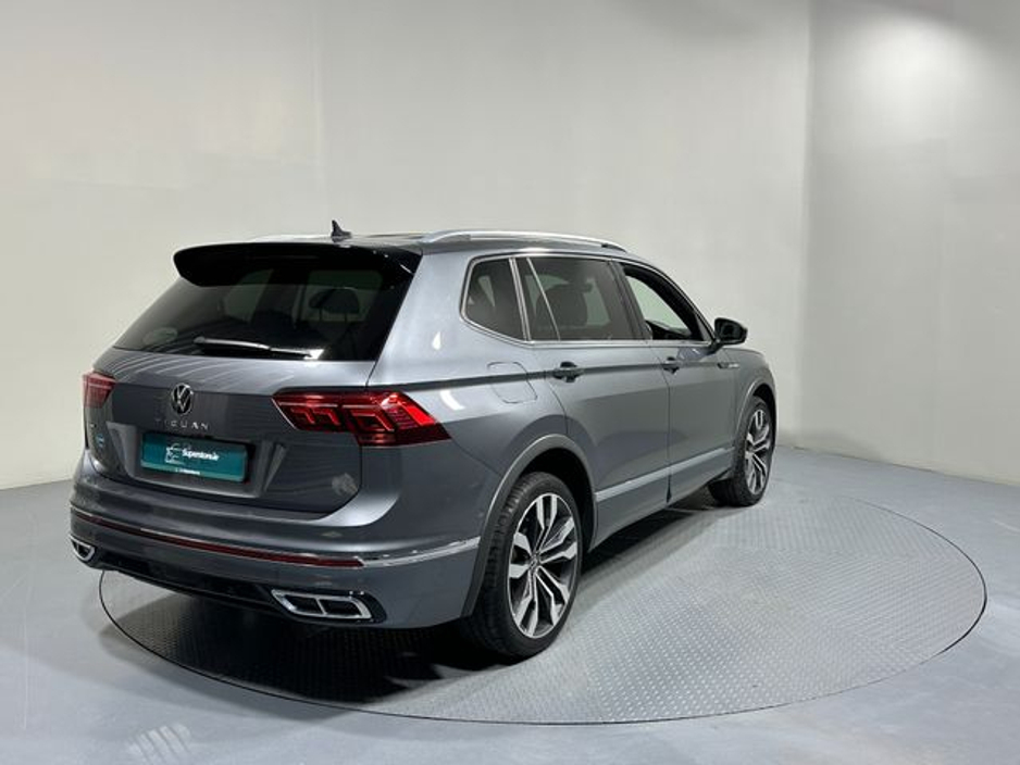2023 Volkswagen Tiguan Allspace - image 7
