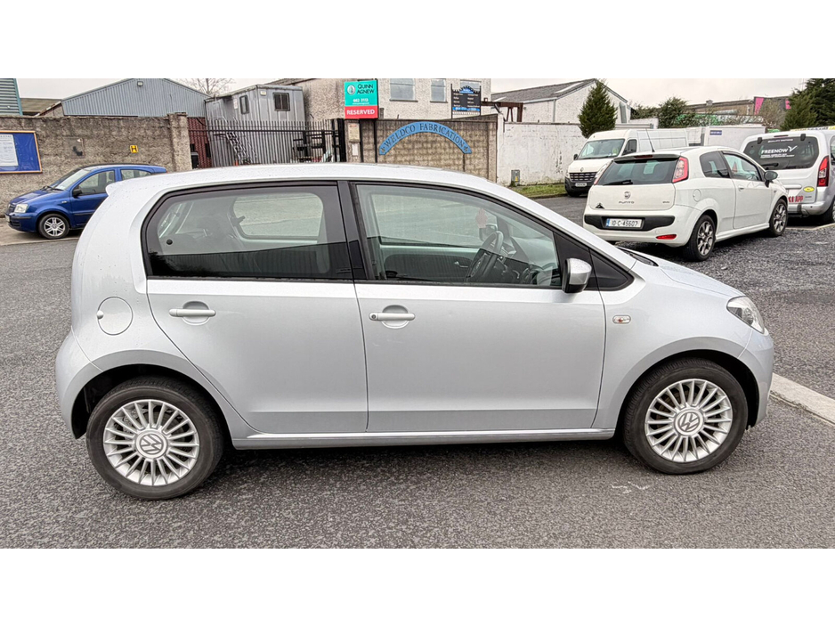 2014 Volkswagen up! - image 8