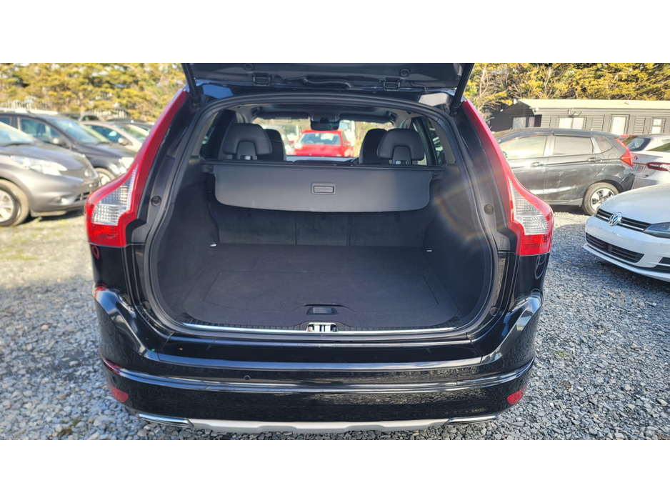 2016 Volvo XC60 - image 12