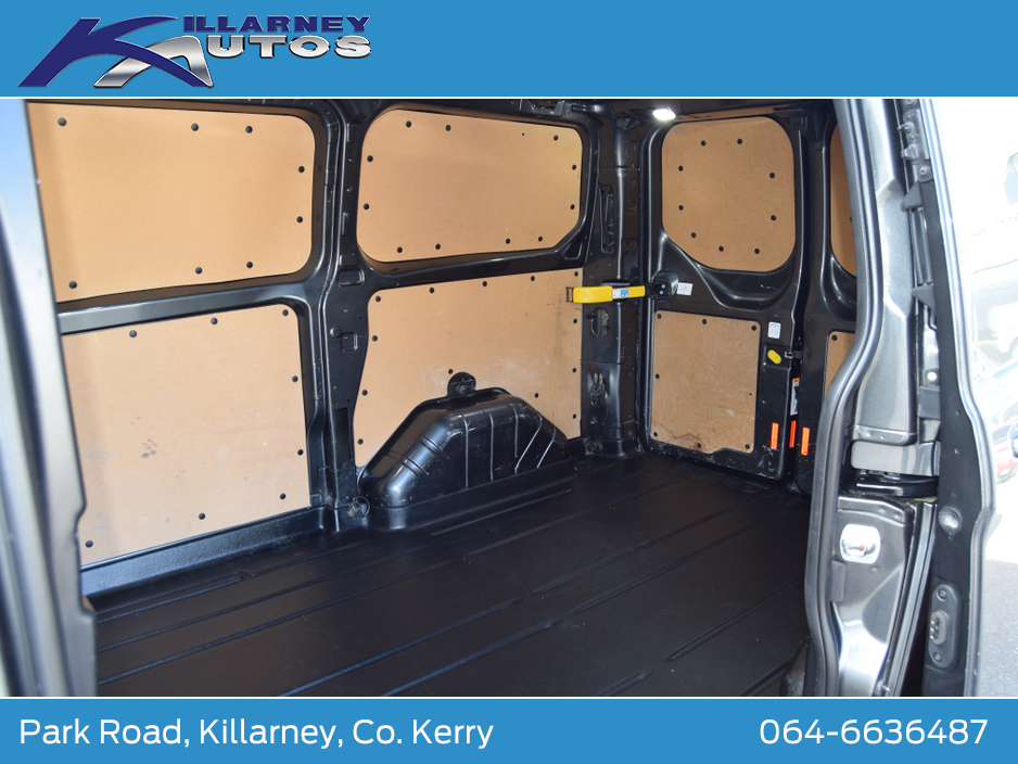 2020 Ford Transit Custom - image 14
