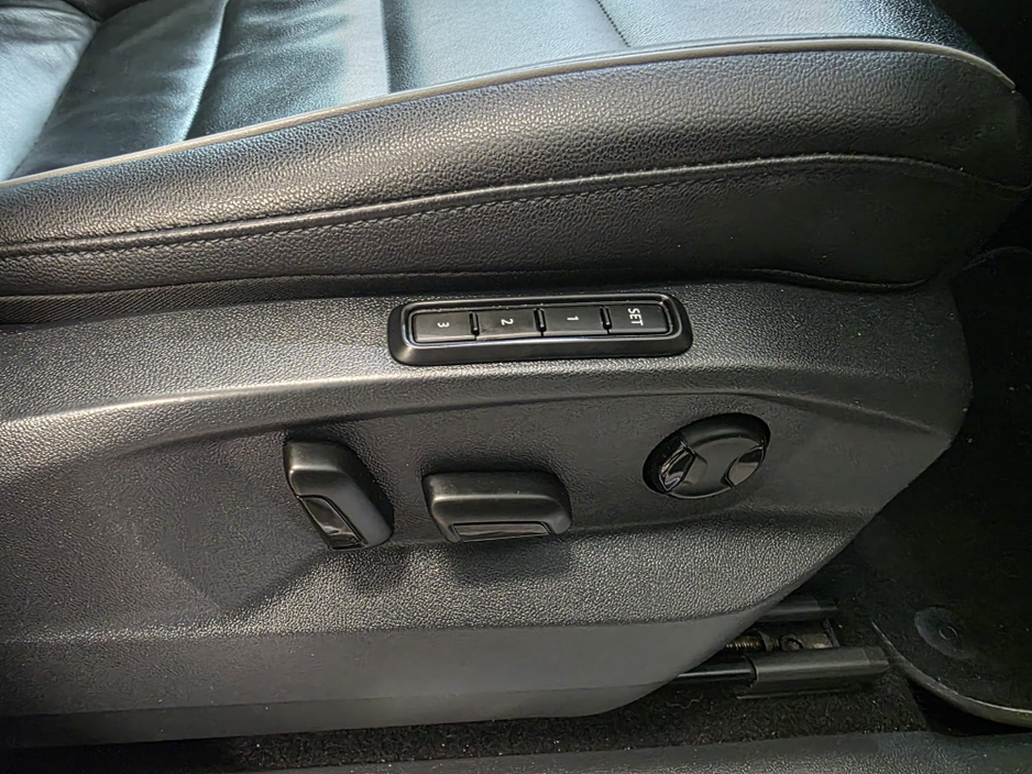 2020 Volkswagen Tiguan - image 14