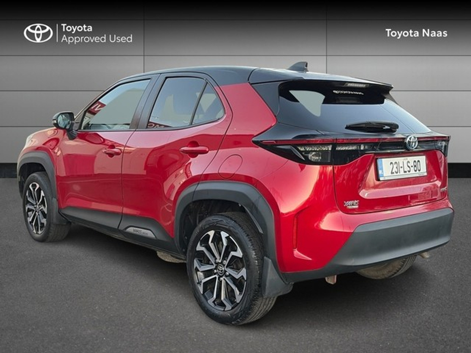 2023 Toyota Yaris Cross CROSS LUNA SPORT €28,888
