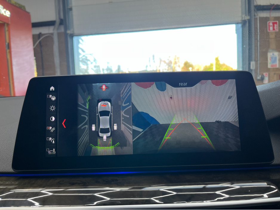 2018 BMW 5 Series 2018 523D M-SPORT 2.0 AUTOMATIC / CRUISE CONTROL / 360° PARKING CAMERA / ELECTRIC MEMORY SEATS / PADDLE SHIFTERS