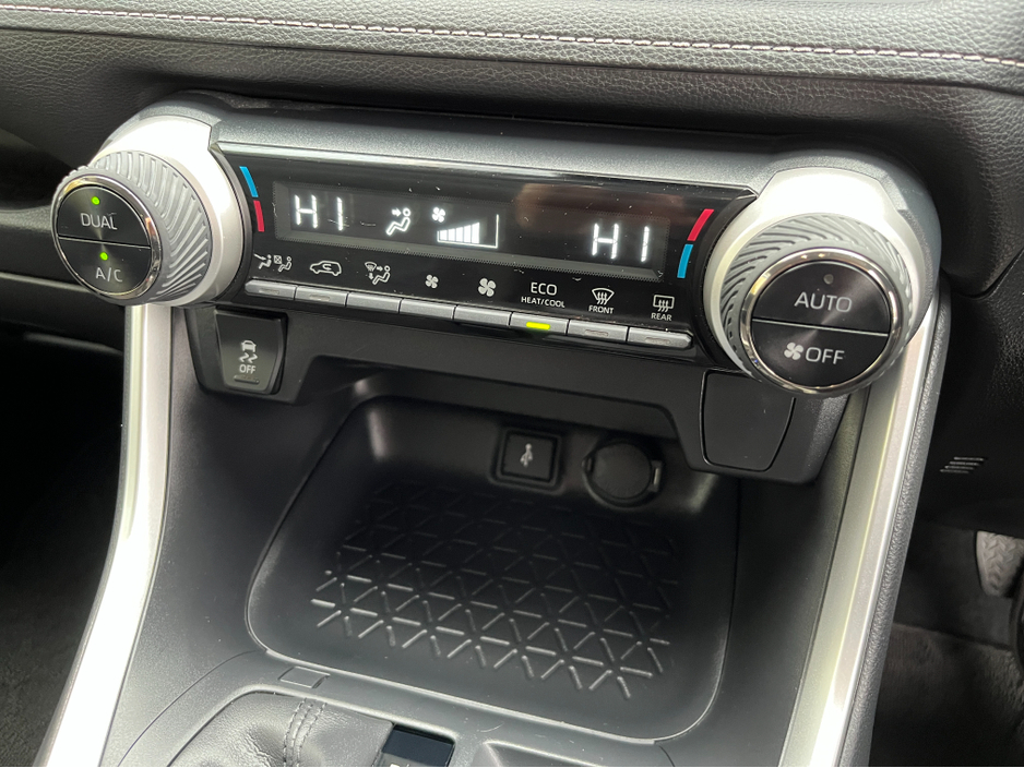 2022 Toyota Rav4 - image 18