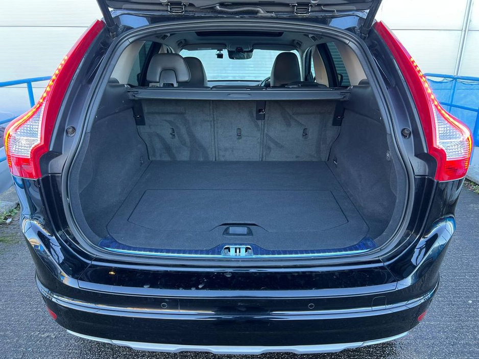 2017 Volvo XC60 D4 CLASSIC 2.0 D // OPENING PAN ROOF // LEATHER HEATED SEATS // REVERSE CAMERA €24,950