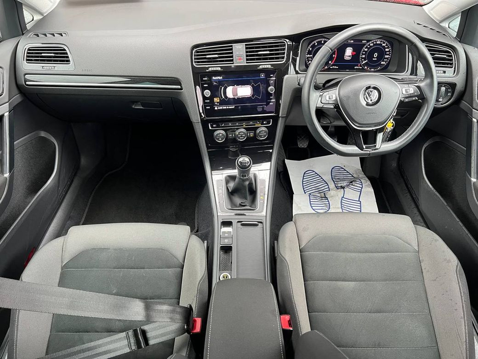 2018 Volkswagen Golf HIGHLINE R-LINE 1.0 TSI // 17" ALLOYS // APPLE CARPLAY/ANDROID AUTO // HEATED SEATS €18,900